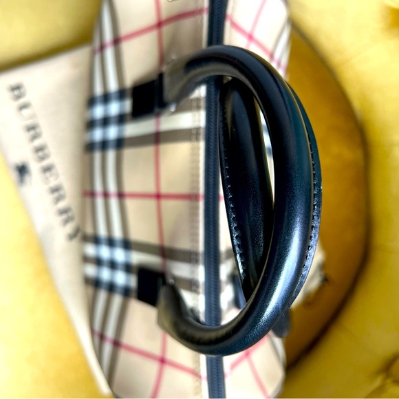 SOLD‼️BURBERRY BOSTON BAG - Picture 4 of 10